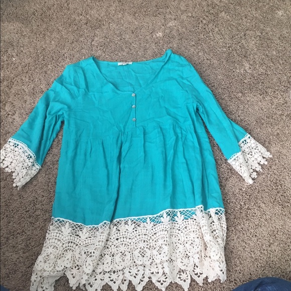 Green shirt - Picture 1 of 1